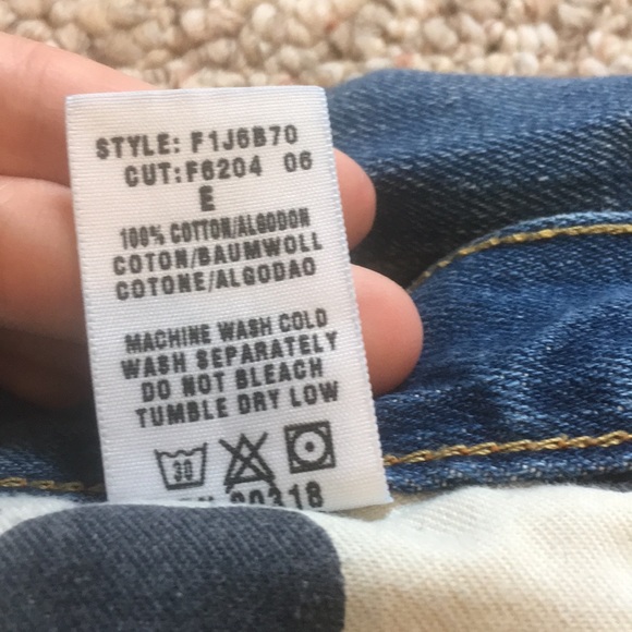 LIKE NEW Lucky brand regular inseam blue jeans - Picture 8 of 13